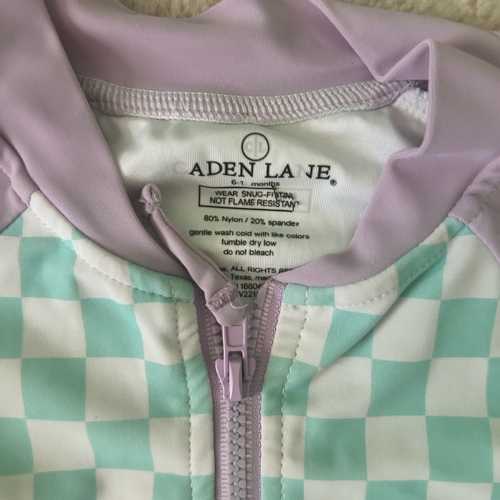 Caden Lane Checked Rashguard - Picture 2 of 4